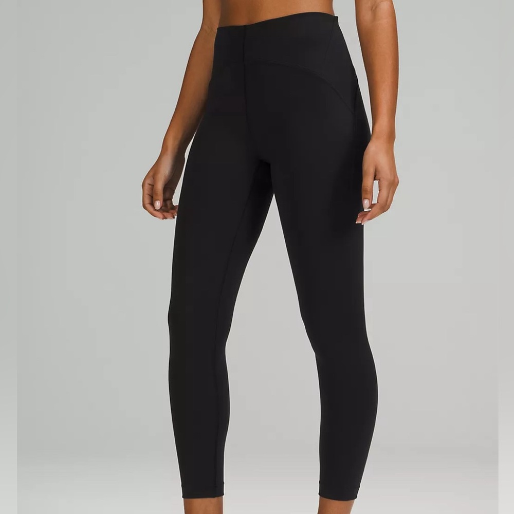 Lululemon Instill High Rise Tight 25”, black in size 2.